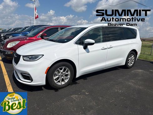 Used 2023 Chrysler Pacifica Touring-L FWD image 1