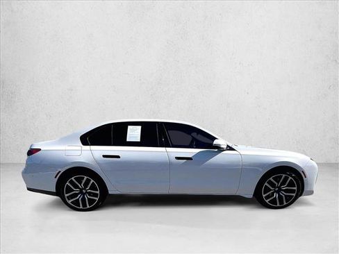 Used 2023 BMW 740i w/ Executive Package image 5