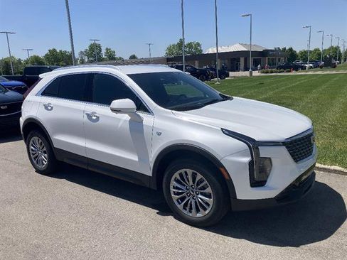 Certified 2025 Cadillac XT4 Premium Luxury AWD/4WD image 3