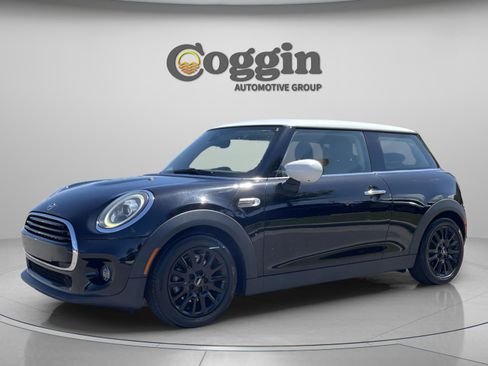 Used 2020 MINI Cooper 2-Door Hardtop FWD image 2