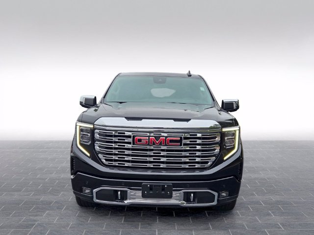 Used 2023 GMC Sierra 1500 Denali w/ Denali Reserve Package AWD/4WD image 2