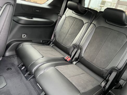 New 2025 Jeep Grand Cherokee L Altitude image 10