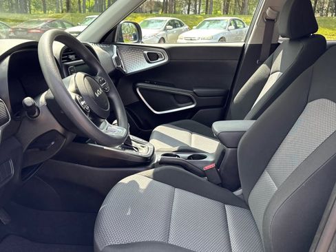 Used 2024 Kia Soul LX w/ Option Group 015 image 9