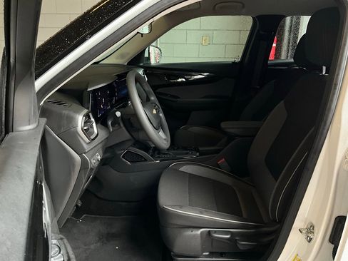 Used 2025 Chevrolet TrailBlazer LT image 10