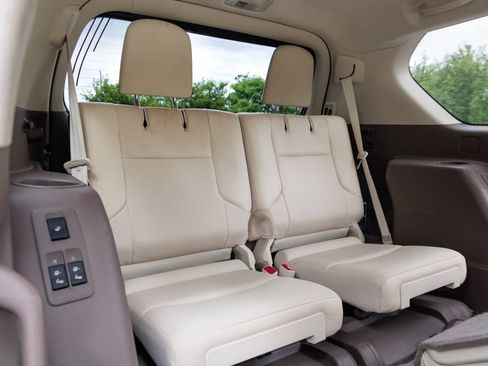 Used 2010 Lexus GX 460 w/ Comfort Plus Pkg AWD/4WD image 25