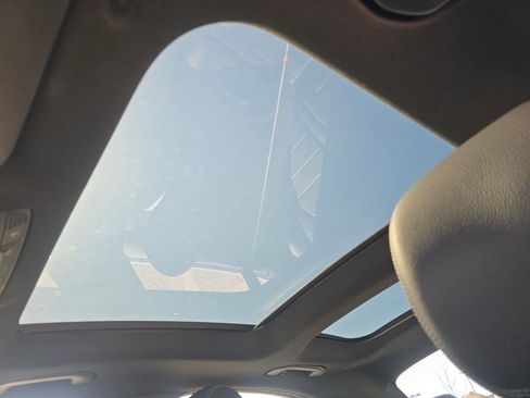 Used 2021 Mercedes-Benz C 300 4MATIC Sedan image 3