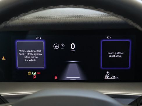 Certified 2025 Volkswagen Tiguan SE FWD image 14