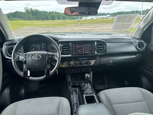 Used 2022 Toyota Tacoma SR AWD/4WD image 12