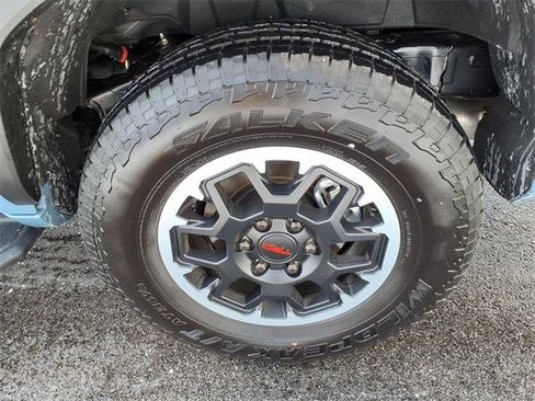 Certified 2025 Toyota 4Runner TRD Off-Road Premium image 28