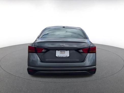 Used 2025 Nissan Altima 2.5 SV FWD image 12