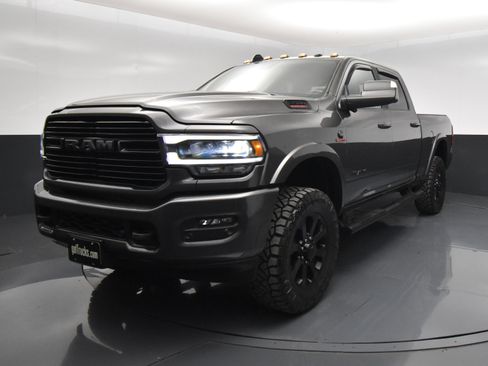 Used 2022 RAM 2500 Laramie AWD/4WD image 2