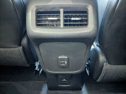 Used 2023 Chevrolet Equinox RS FWD image 17
