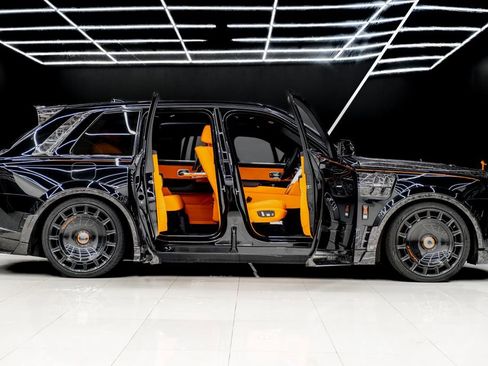 Used 2025 Rolls-Royce Cullinan AWD/4WD image 9