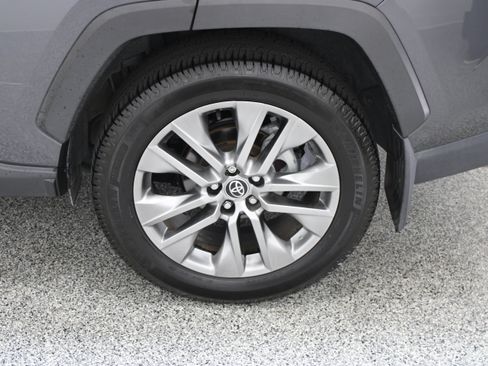 Used 2023 Toyota RAV4 XLE Premium FWD image 10