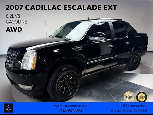 Used 2007 Cadillac Escalade EXT w/ Information Package AWD/4WD image 1