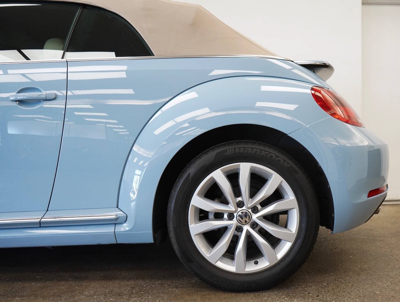Used 2015 Volkswagen Beetle TDI FWD image 20