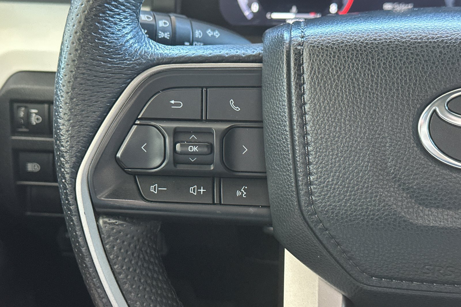 Used 2024 Toyota Tacoma TRD Off-Road AWD/4WD image 24