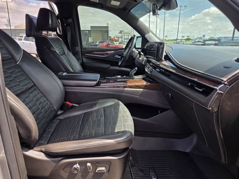 Used 2023 Cadillac Escalade ESV Sport Platinum AWD/4WD image 20