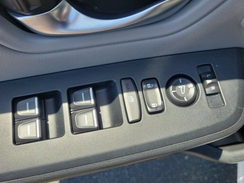 Certified 2025 Honda Pilot Touring image 22
