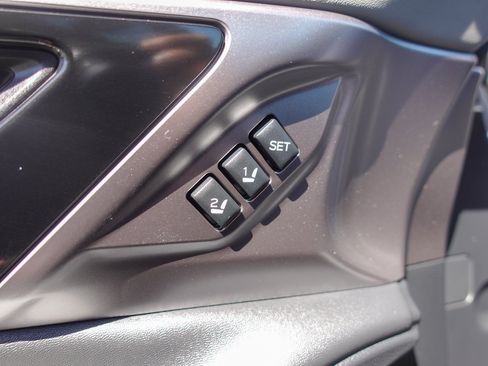 Certified 2025 Subaru Outback Limited AWD/4WD image 12