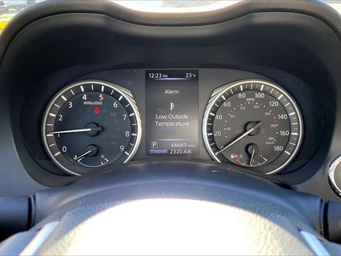 Used 2018 INFINITI Q50 Luxe w/ Essential Package (3.0T Luxe) image 16