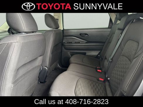 Used 2025 Nissan Pathfinder SV FWD image 5