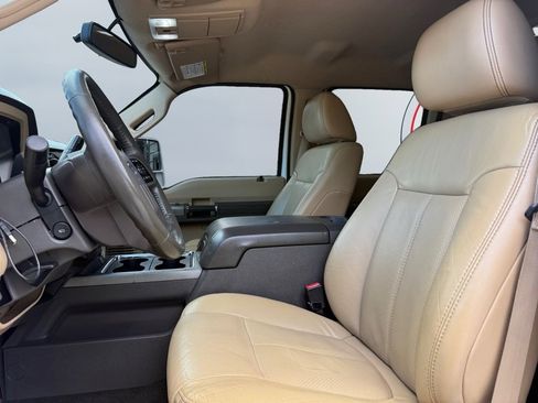 Used 2011 Ford F250 Lariat w/ Lariat Interior Pkg image 11