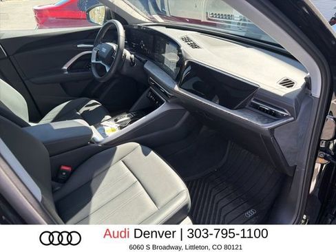 Used 2025 Audi Q5 Premium w/ Convenience Package image 10