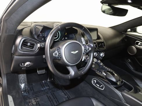 Used 2019 Aston Martin V8 Vantage Coupe image 21