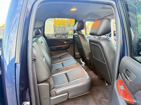 Used 2011 Chevrolet Silverado 2500 LTZ w/ LTZ Plus Package AWD/4WD image 30