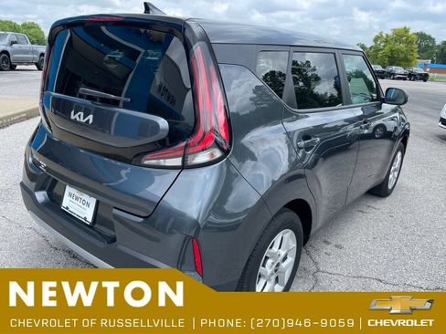 Used 2025 Kia Soul LX w/ LX Technology Package FWD image 41