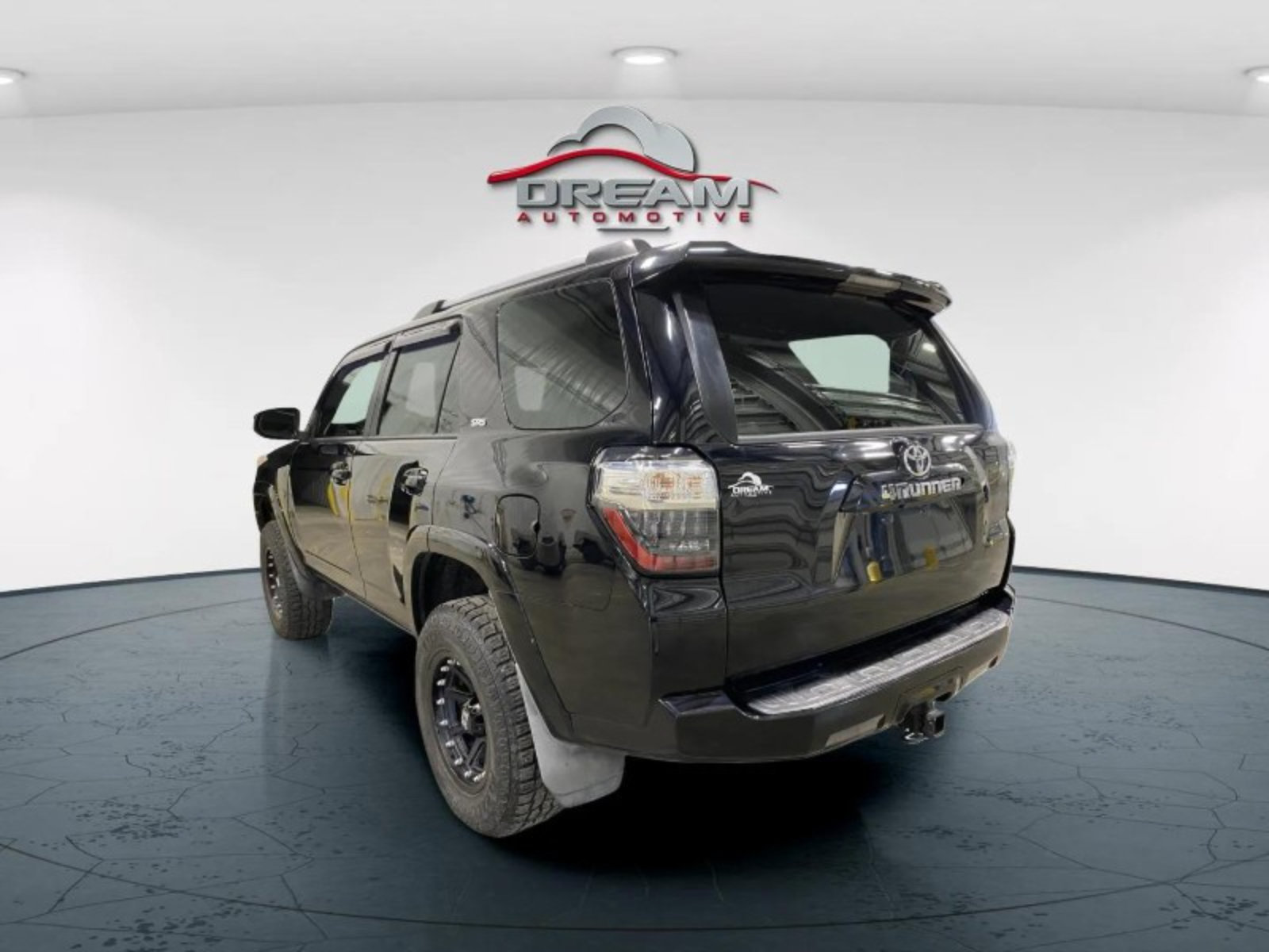 Used 2019 Toyota 4Runner SR5 AWD/4WD image 6