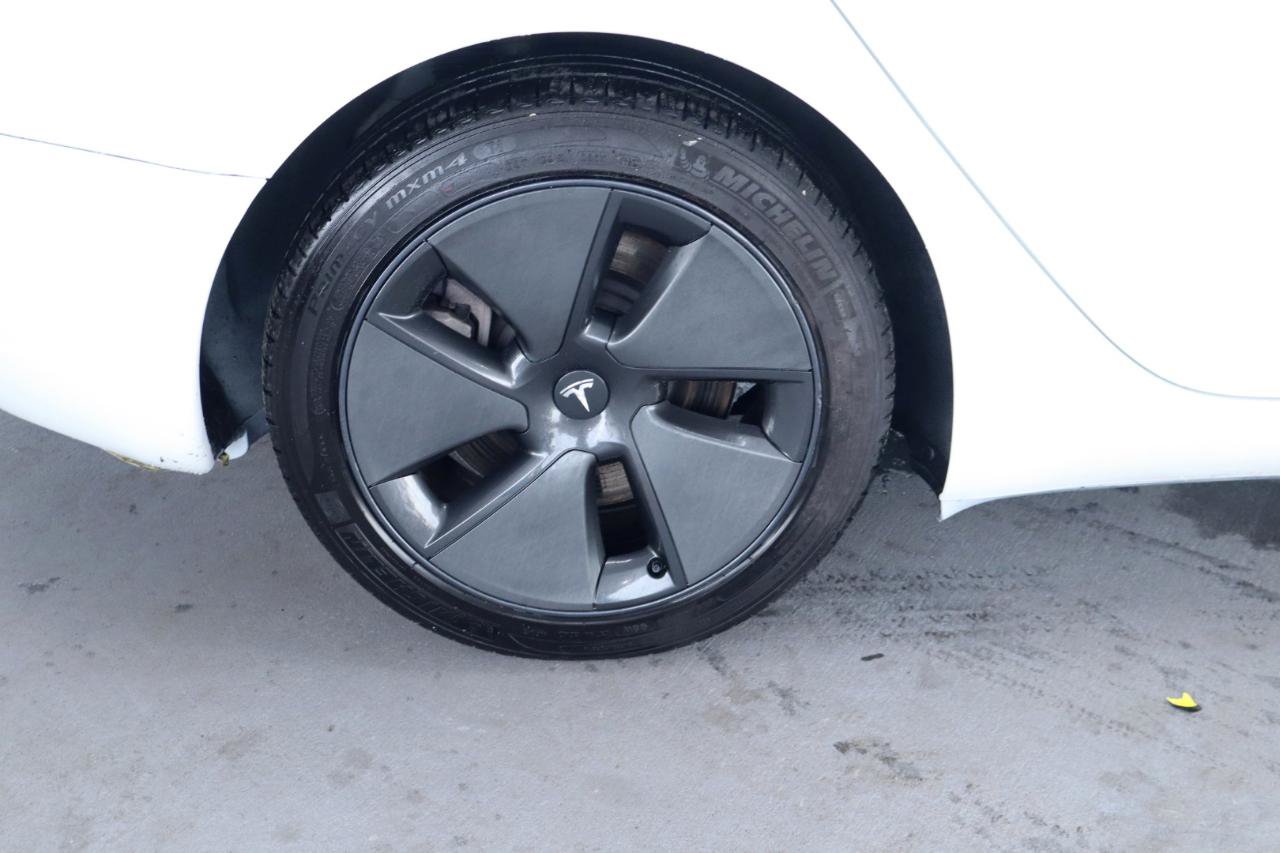 Used 2023 Tesla Model 3 Standard Range RWD image 5