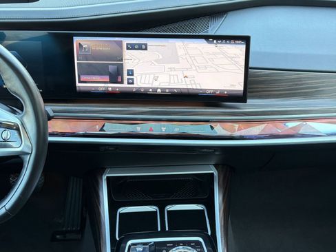 Certified 2024 BMW i7 xDrive60 image 27