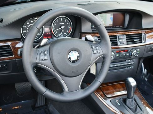 Used 2008 BMW 335i Convertible image 12