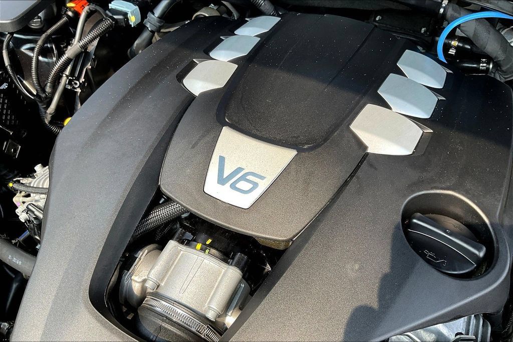 Used 2023 Maserati Levante GT AWD/4WD image 29