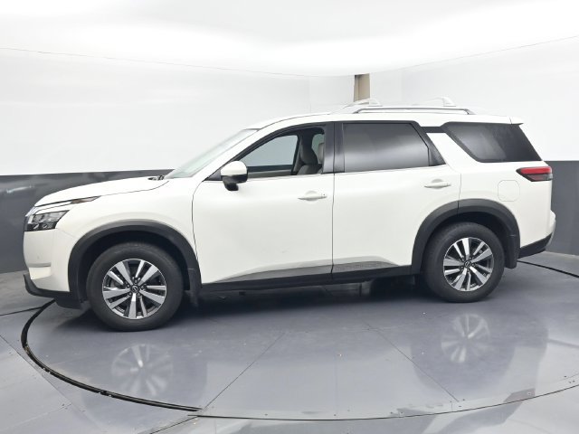Used 2024 Nissan Pathfinder SL FWD image 4