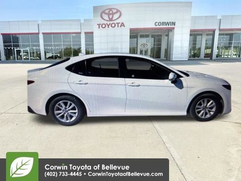 Used 2025 Toyota Camry LE image 17