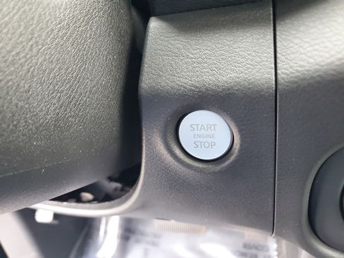 Used 2022 Nissan Frontier SV w/ Technology Package image 21