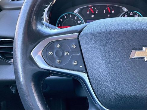 Used 2021 Chevrolet Traverse LT image 11