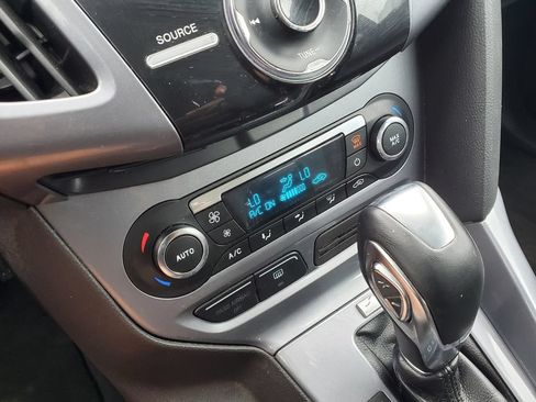 Used 2013 Ford Focus Titanium FWD image 16
