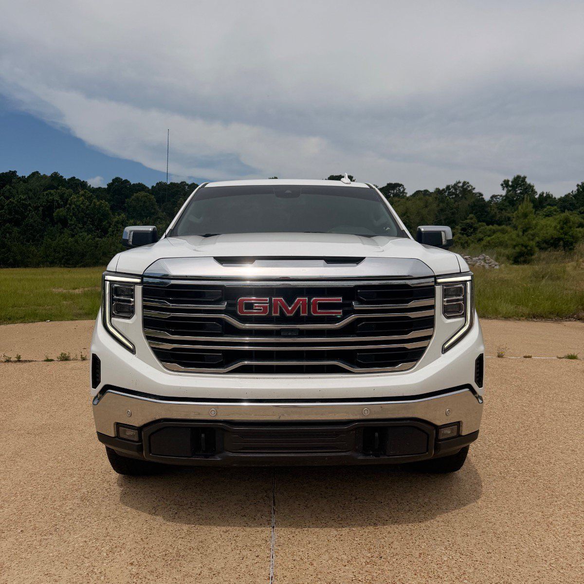 Used 2024 GMC Sierra 1500 SLT w/ SLT Premium Plus Package AWD/4WD image 2