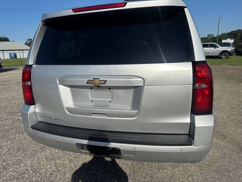 Used 2018 Chevrolet Suburban LT AWD/4WD image 16