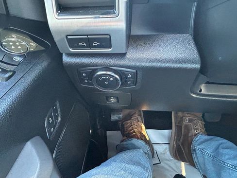 Used 2017 Ford F150 Platinum w/ Technology Package AWD/4WD image 29