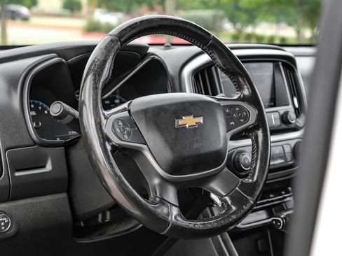 Used 2019 Chevrolet Colorado LT w/ LT Convenience Package RWD image 14