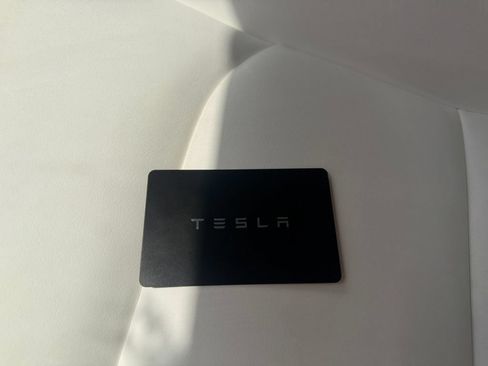 Used 2024 Tesla Model Y Long Range AWD/4WD image 35