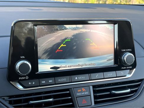 Used 2024 Nissan Altima 2.5 S image 8