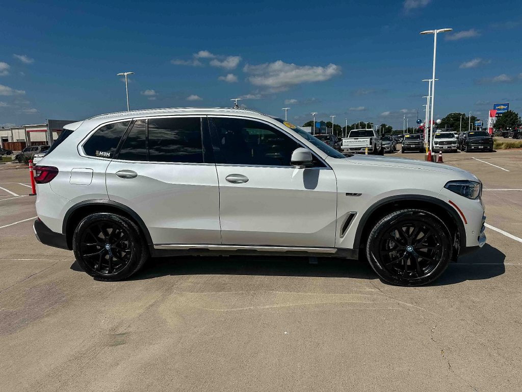 Used 2023 BMW X5 xDrive45e w/ Executive Package AWD/4WD image 2