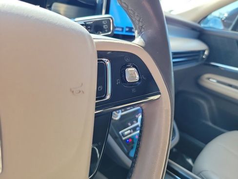 Used 2021 Lincoln Corsair AWD w/ Equipment Group 101A image 23