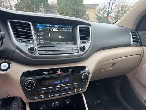 Used 2017 Hyundai Tucson Limited w/ Limited Ultimate Package 03 image 18